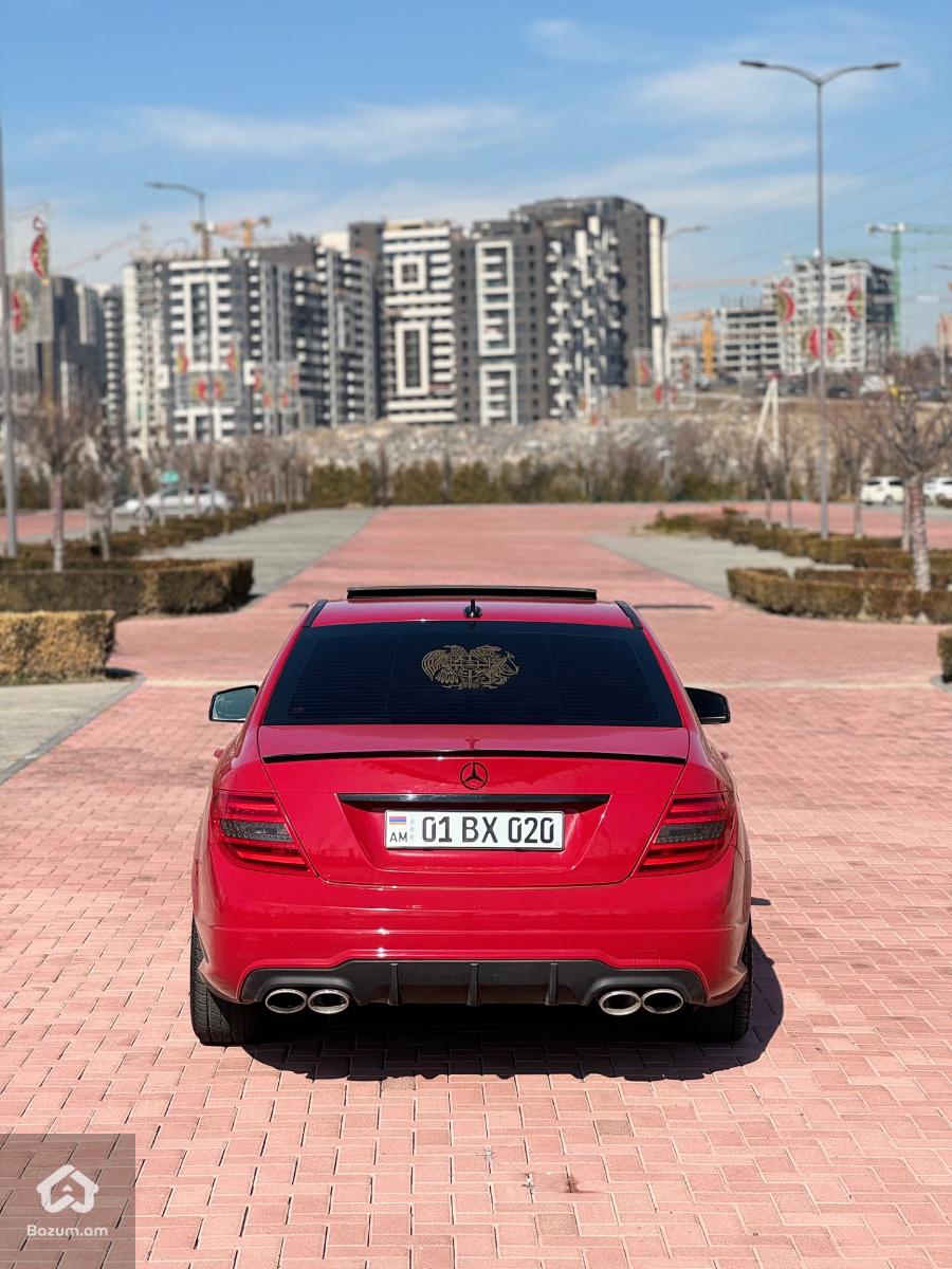 Mercedes Benz W204 - image 7