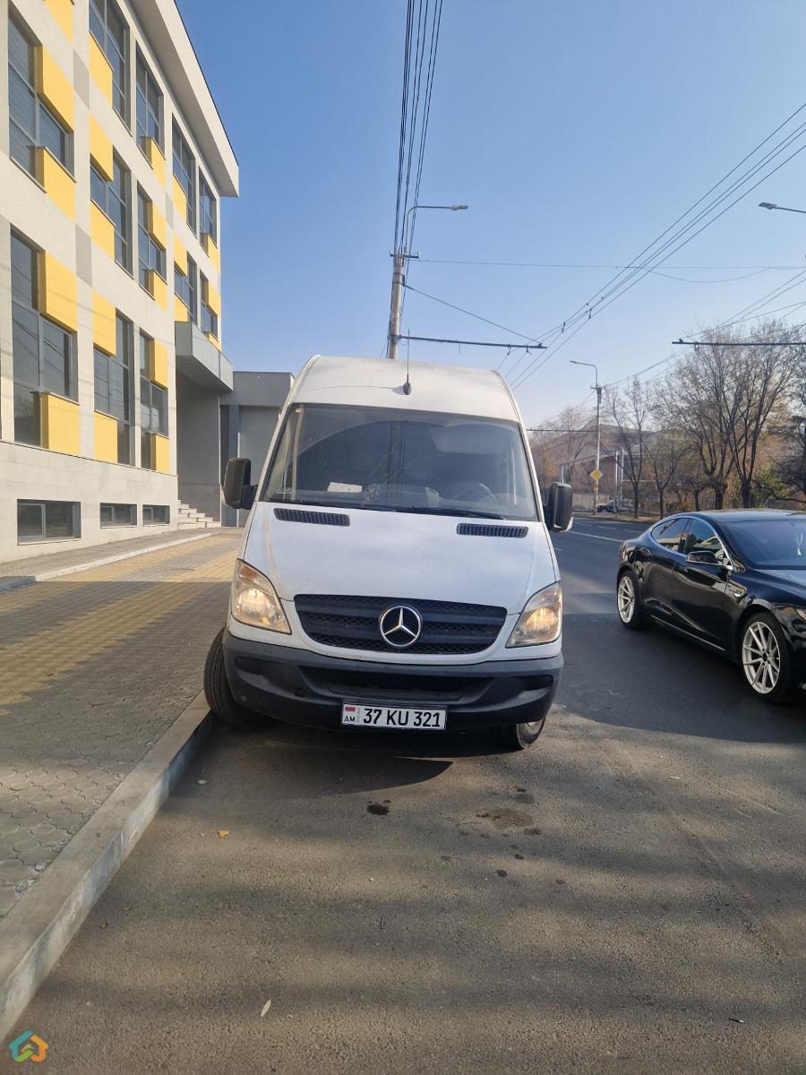 Mercedes Benz Sprinter