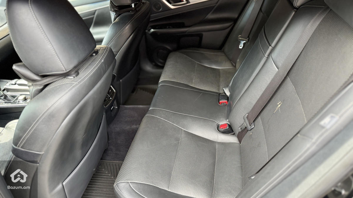 Lexus GS F sport - image 8