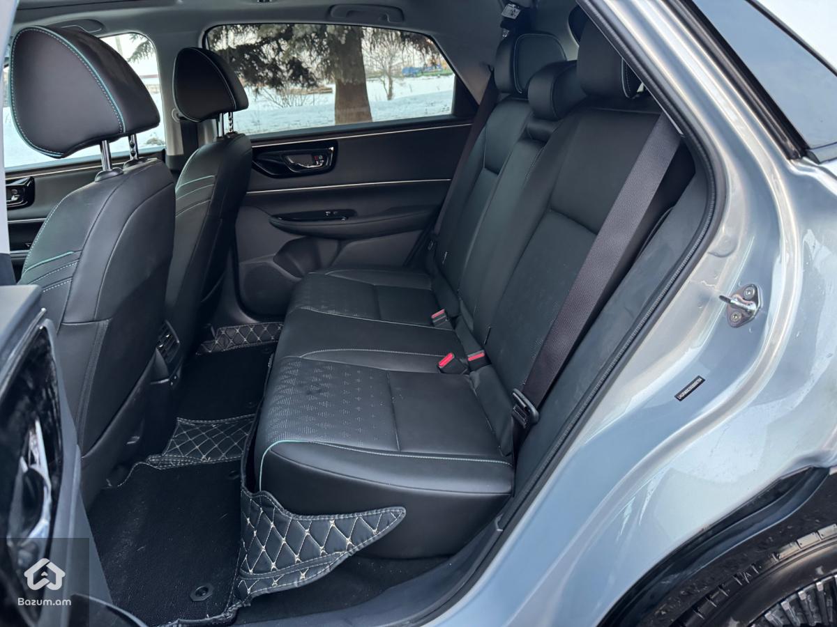 HONDA e:NP2 - image 10