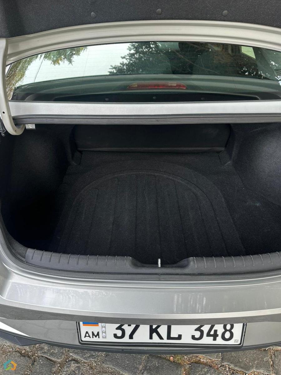 Hyundai Elantra 2021 - image 7