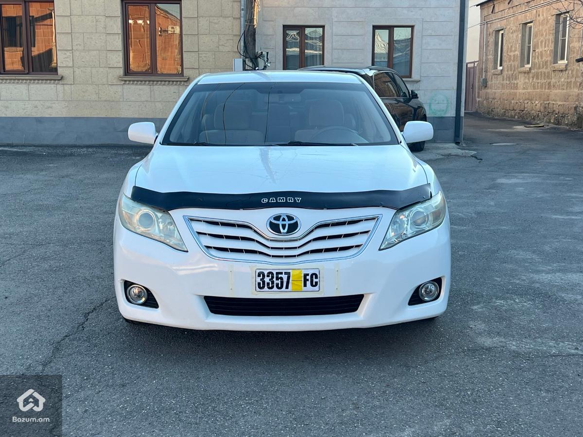 Toyota Camry V45 2010 - image 1