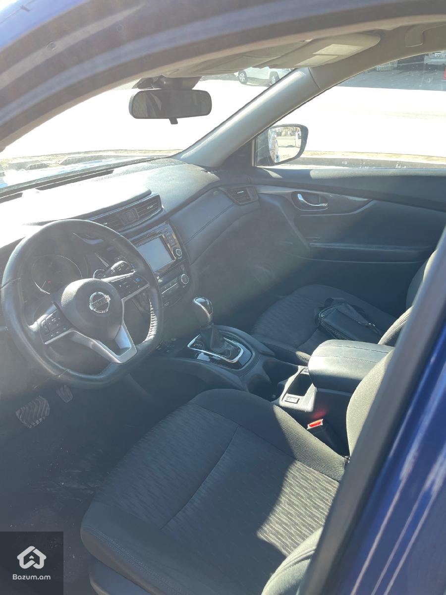 Nissan Rogue - image 9