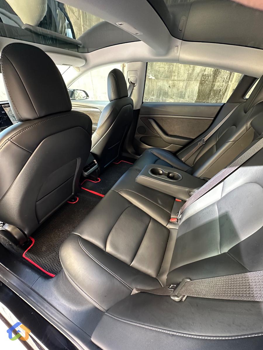 Tesla Model 3 SR+ - image 9