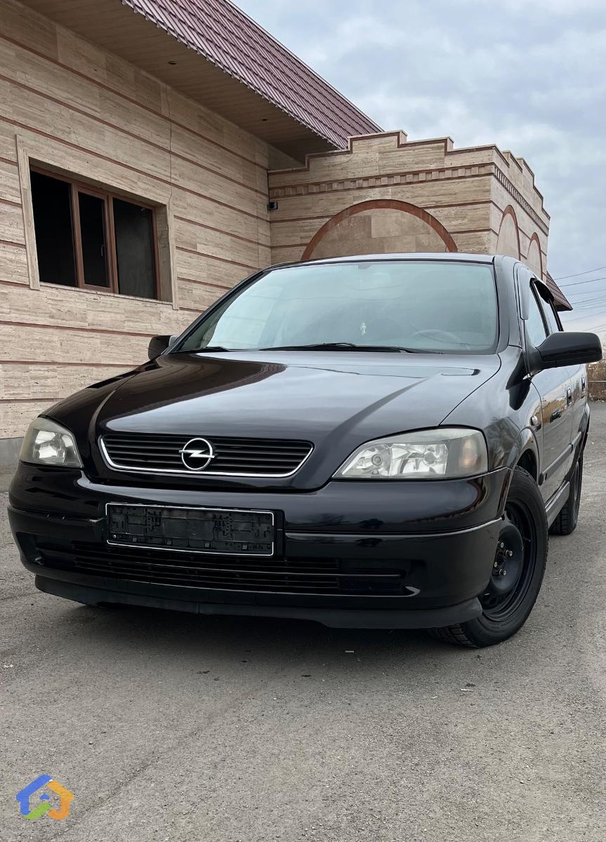 Opel Astra  - image 11