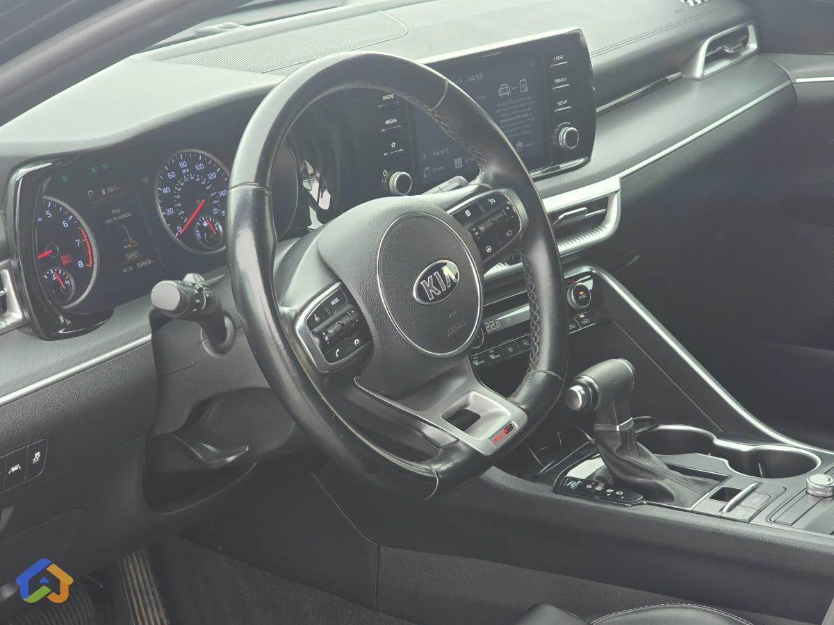 Kia K5 GT Line - image 8