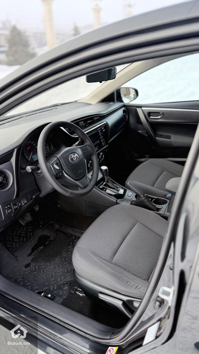 Toyota Corolla - image 7