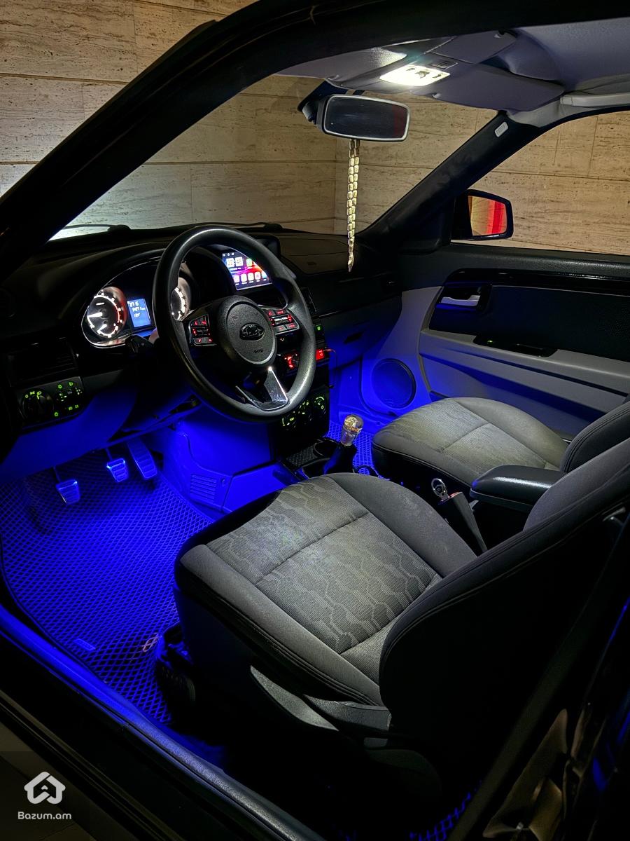 Lada Priora Coupe  - image 8