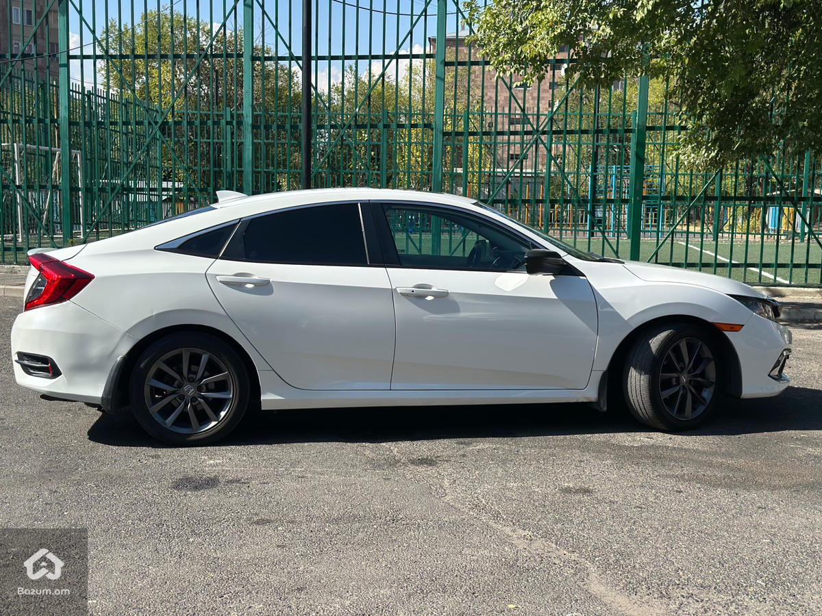 Honda Civic - image 5