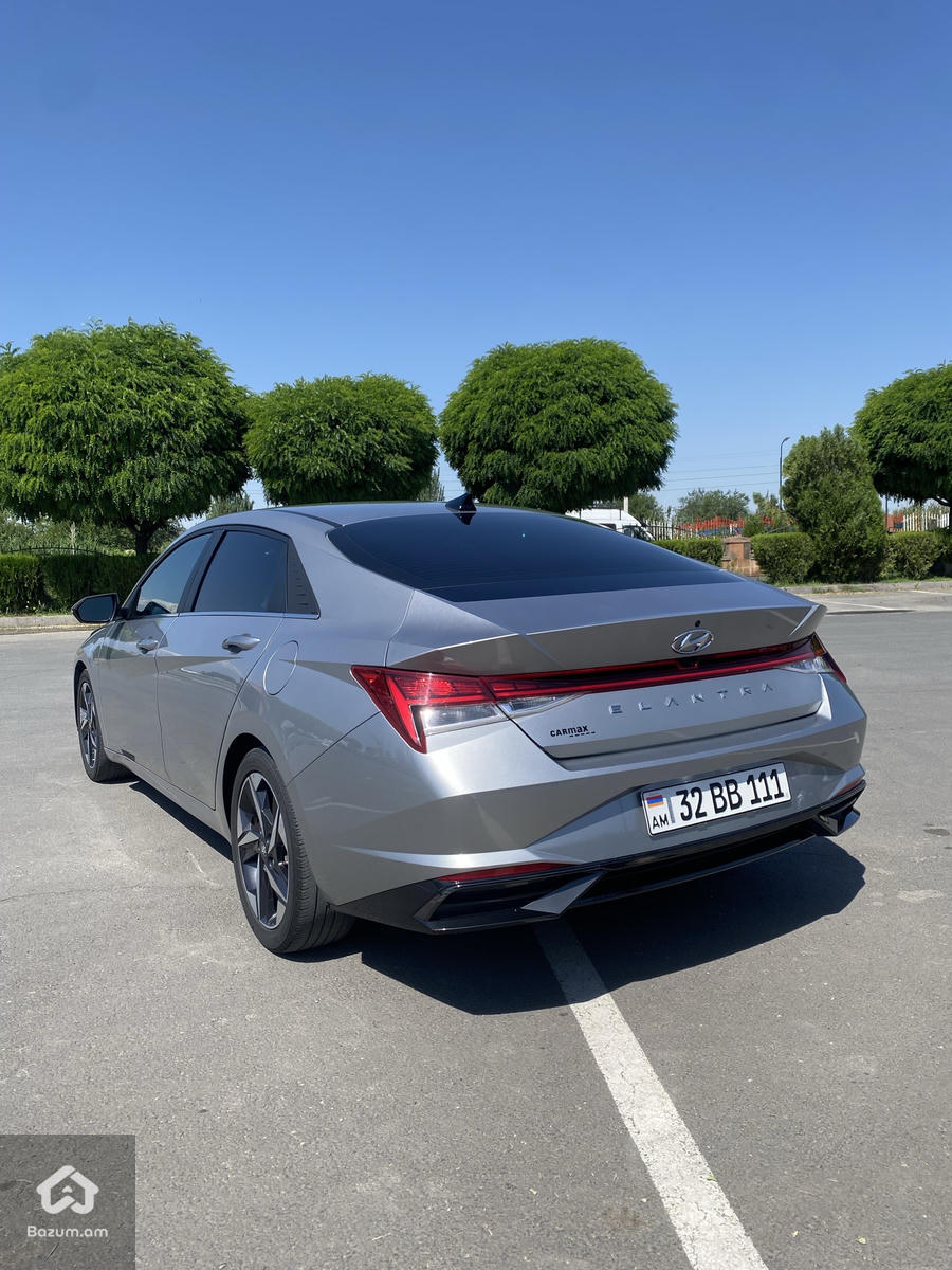 Hyundai Elantra Sel+ - image 4
