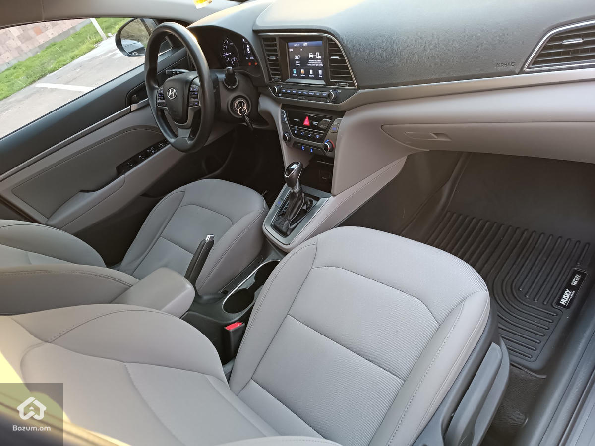 HYUNDAI ELANTRA - image 6