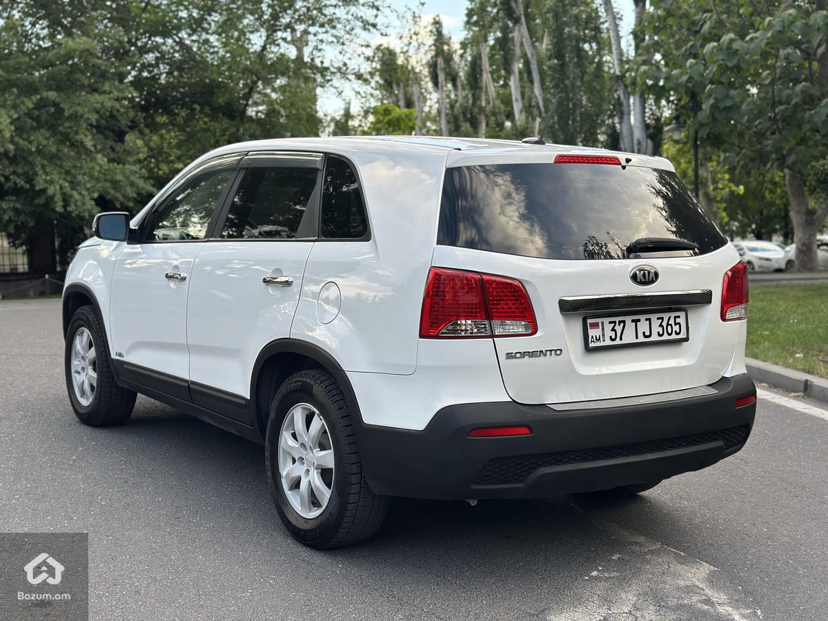 kia Sorento - image 5