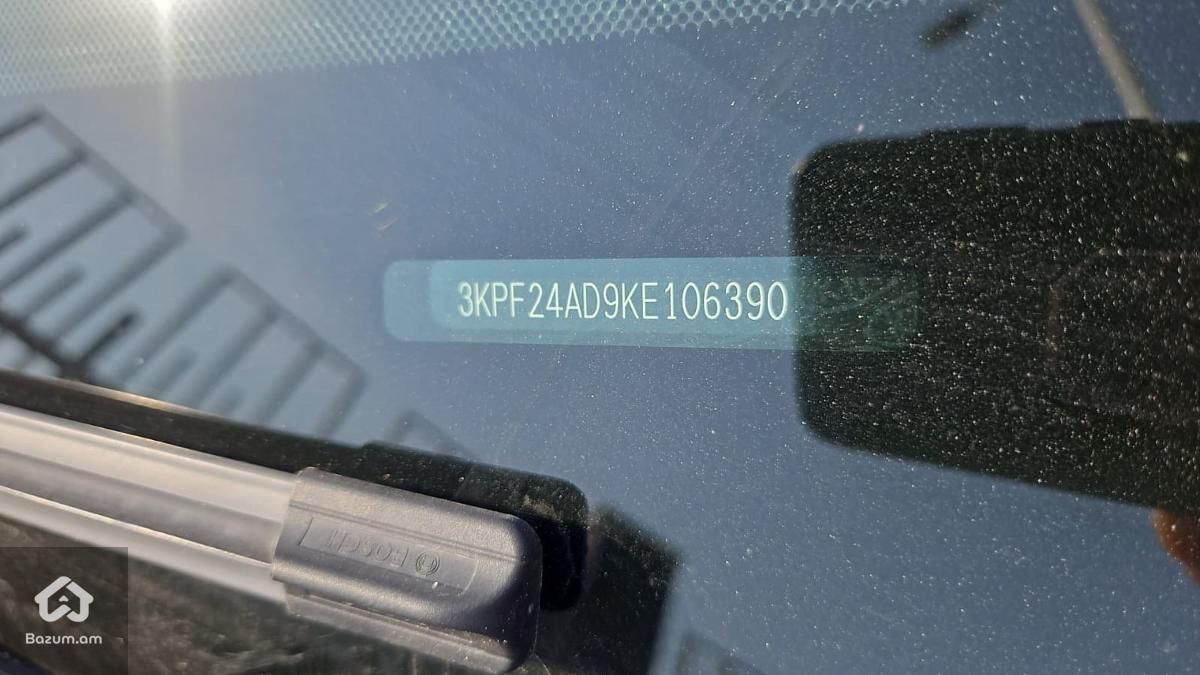 Kia Forte - image 14