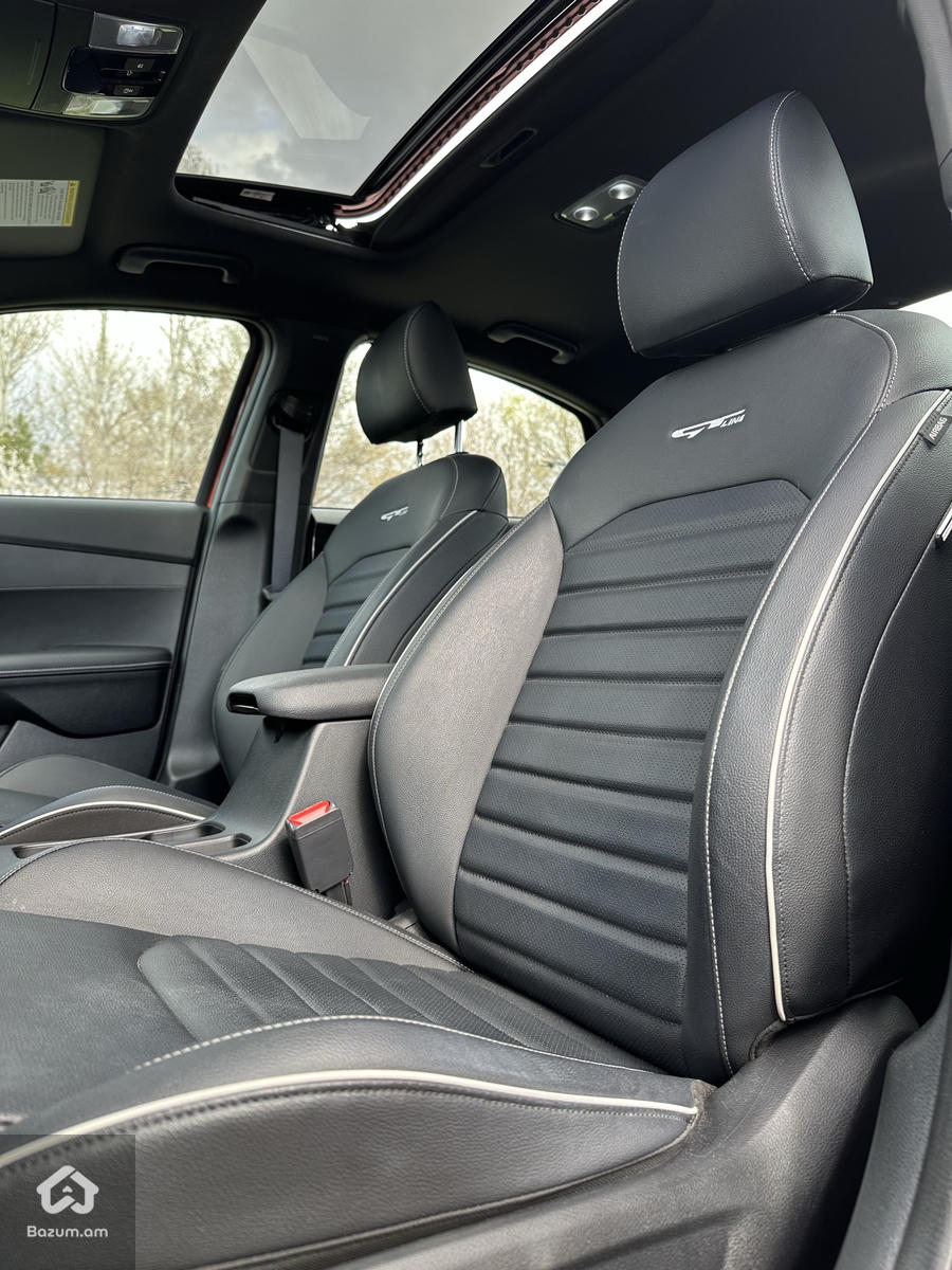 Kia Forte - image 15