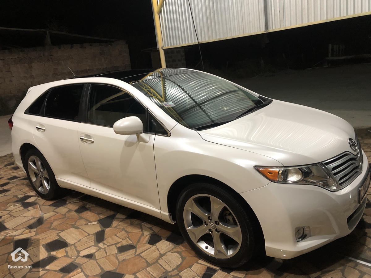 Toyota Venza - image 4