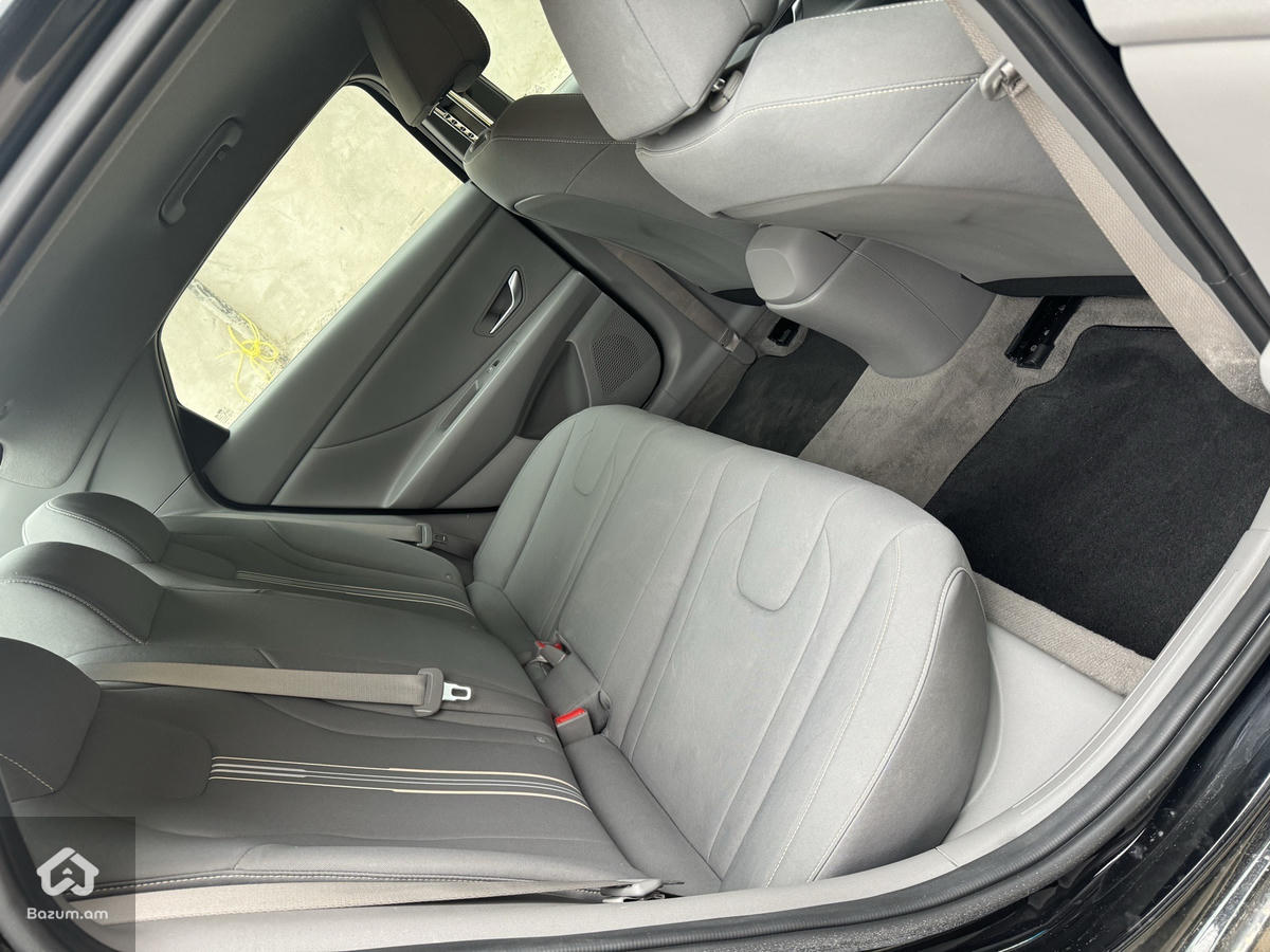 Hyundai Elantra 2023 Sel  - image 14