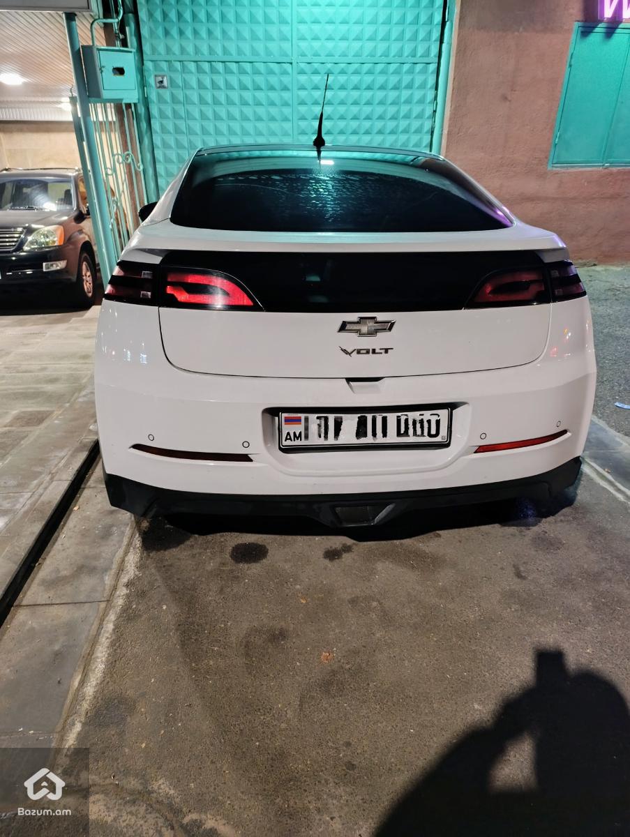 Chevrolet  - image 10