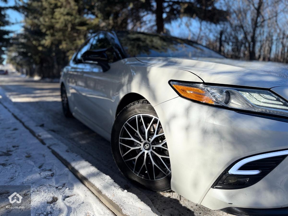 Toyota Camry v70 XSE - image 2