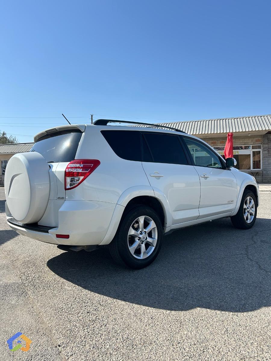 Toyota Rav4 - image 10