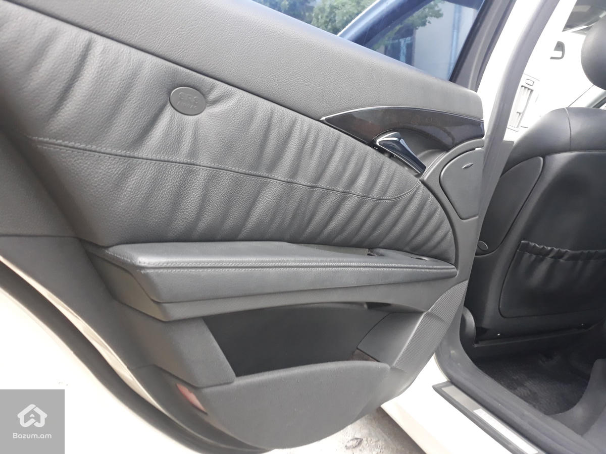 Mercedes W211 - image 26
