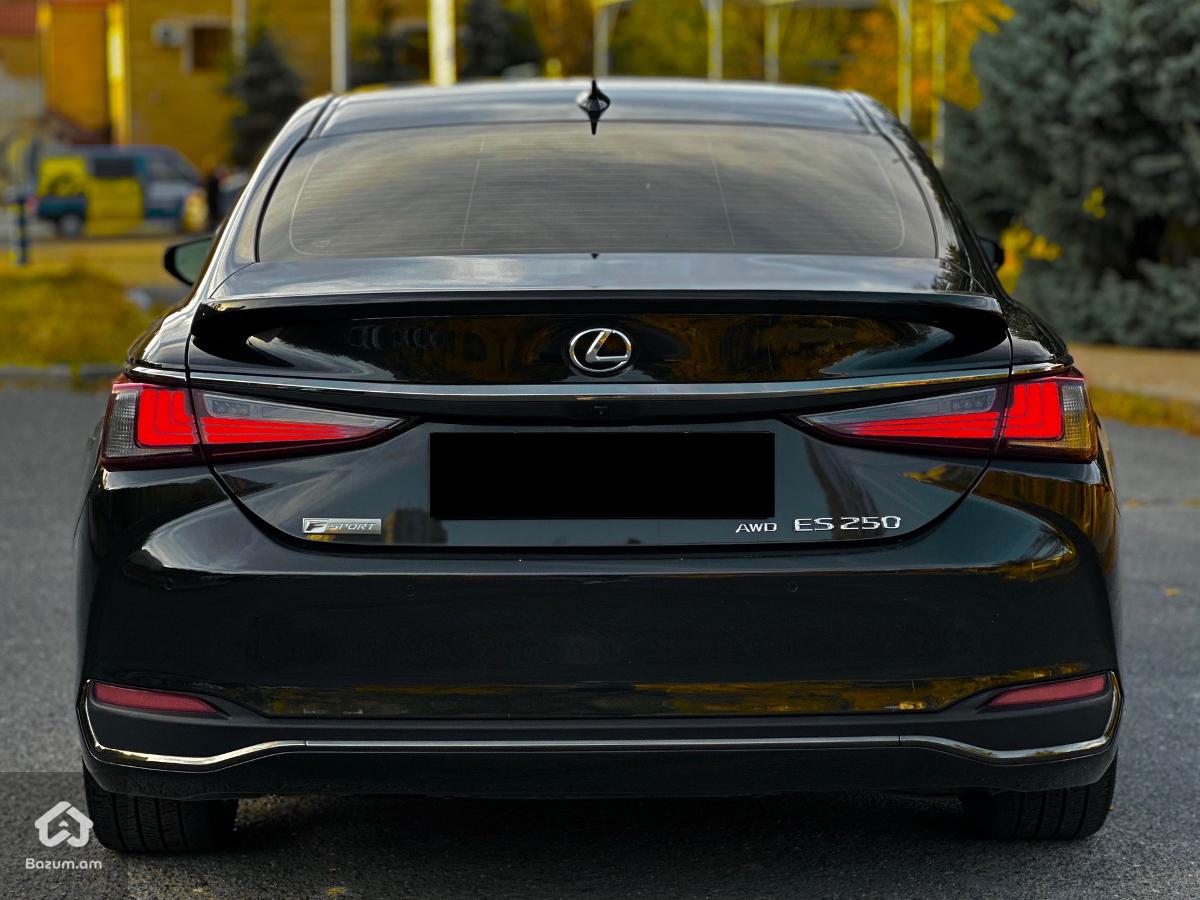 Lexus ES F-Sport - image 4