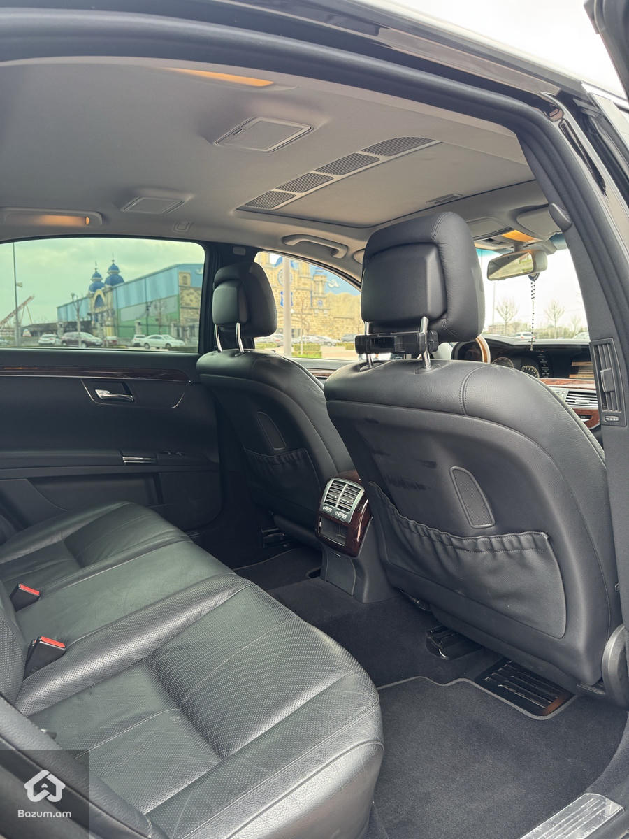 Mercedes Benz S550 - image 25