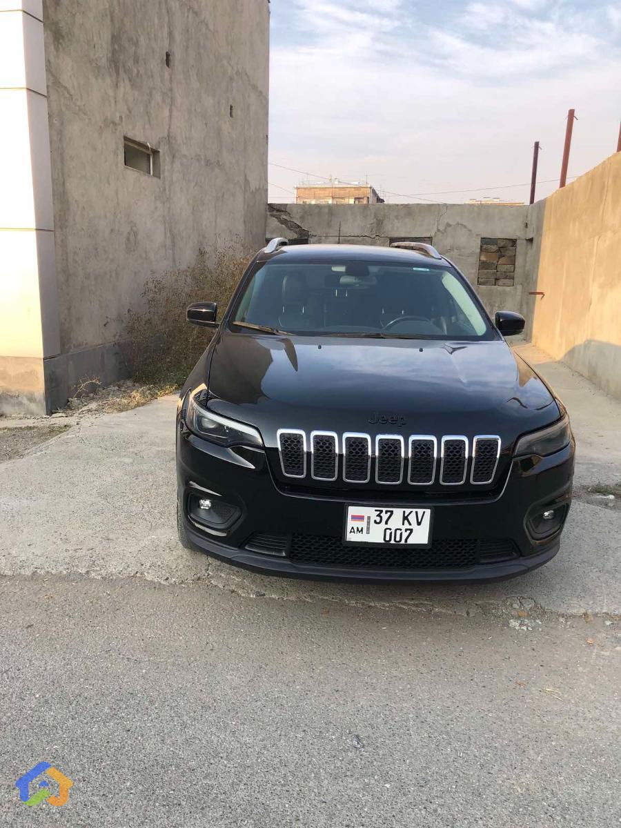 Jeep Cherokee - image 1