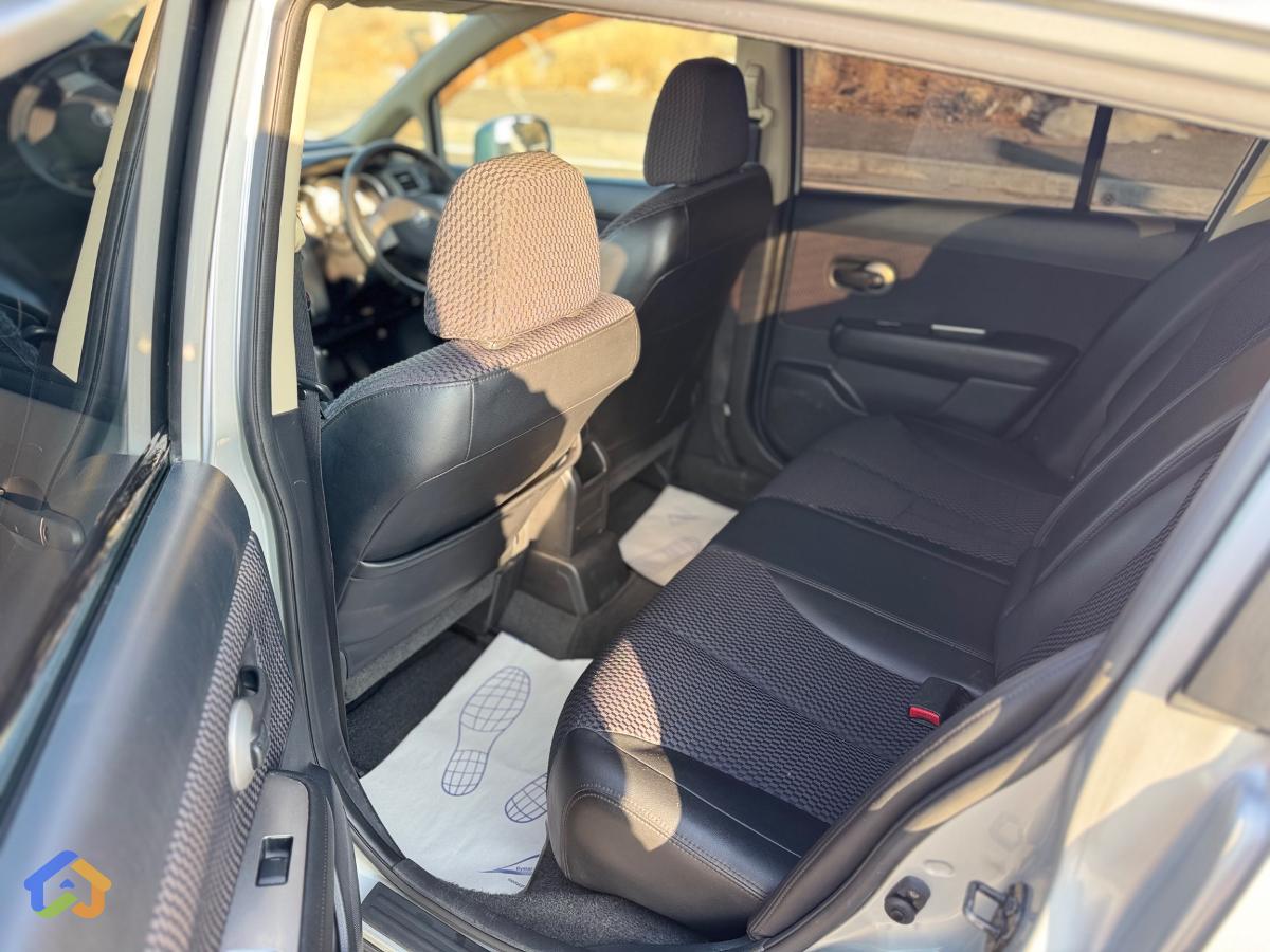 Nissan Tiida - image 13