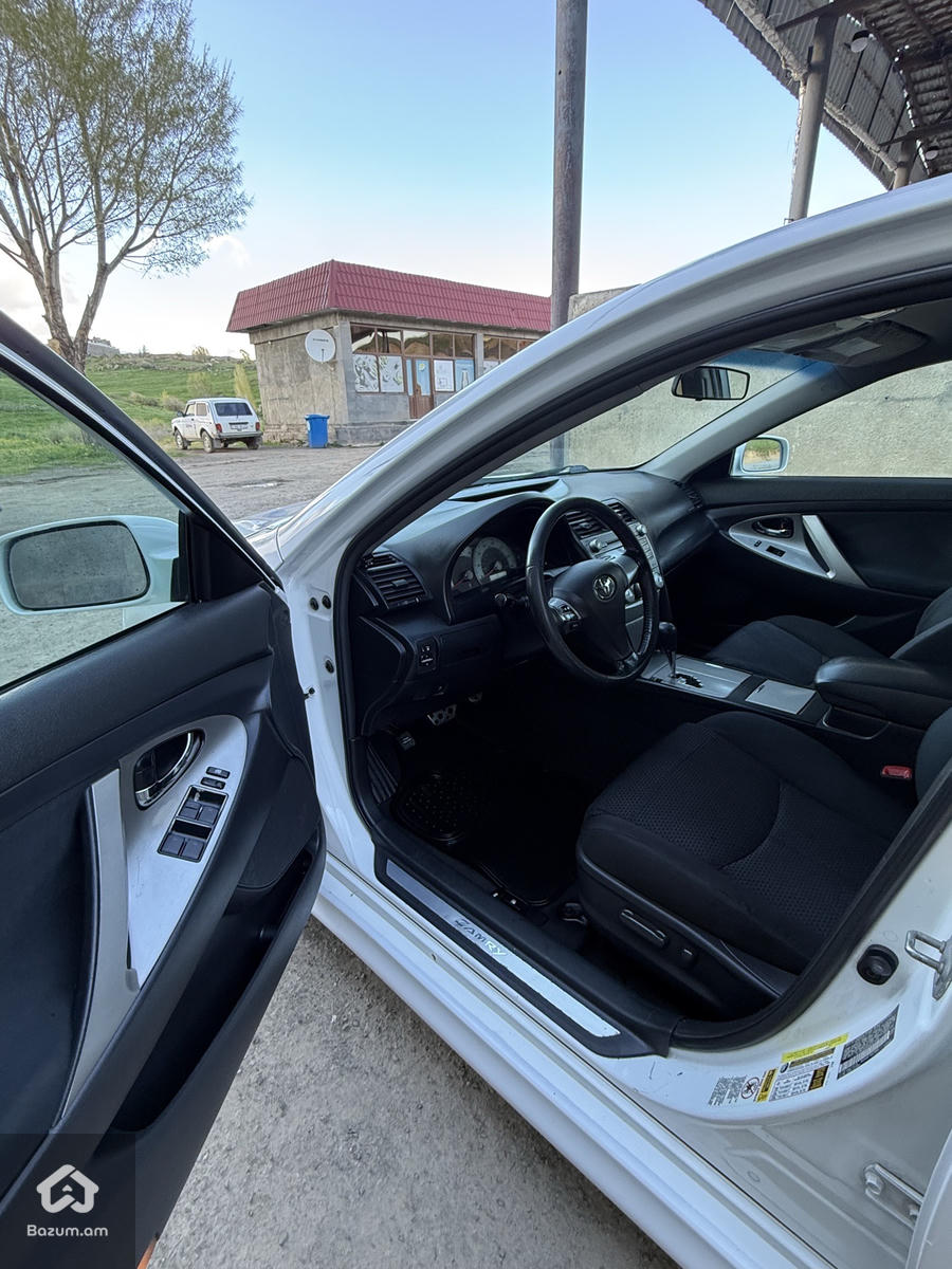 Toyota - image 7