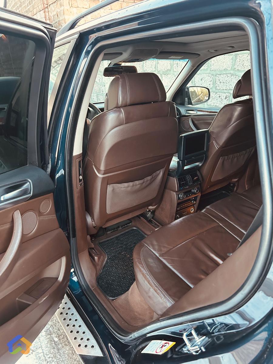 BMW X5 - image 4