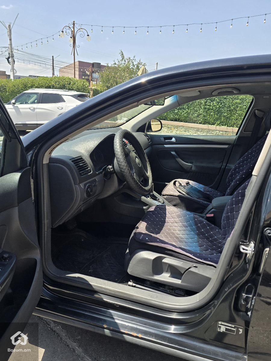 Volkswagen Jetta - image 10
