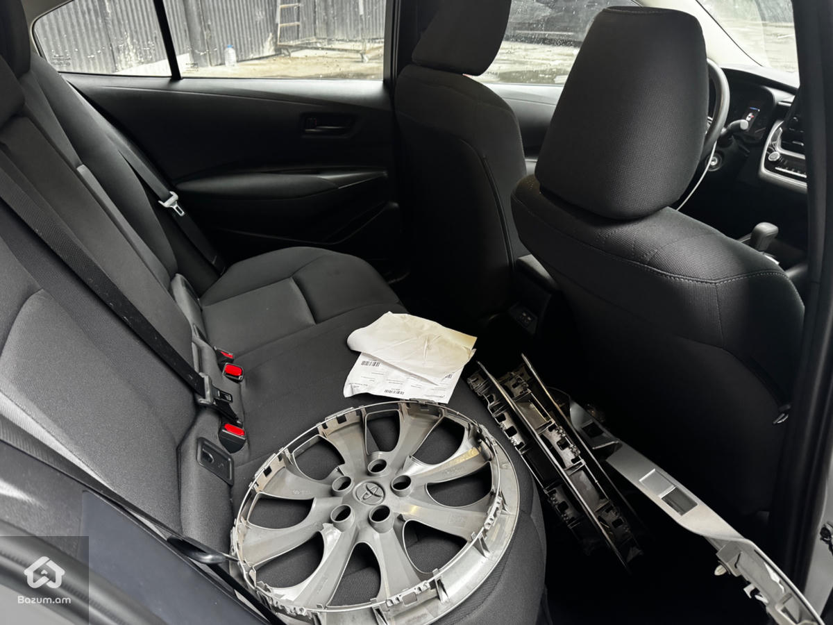 toyota corolla - image 4