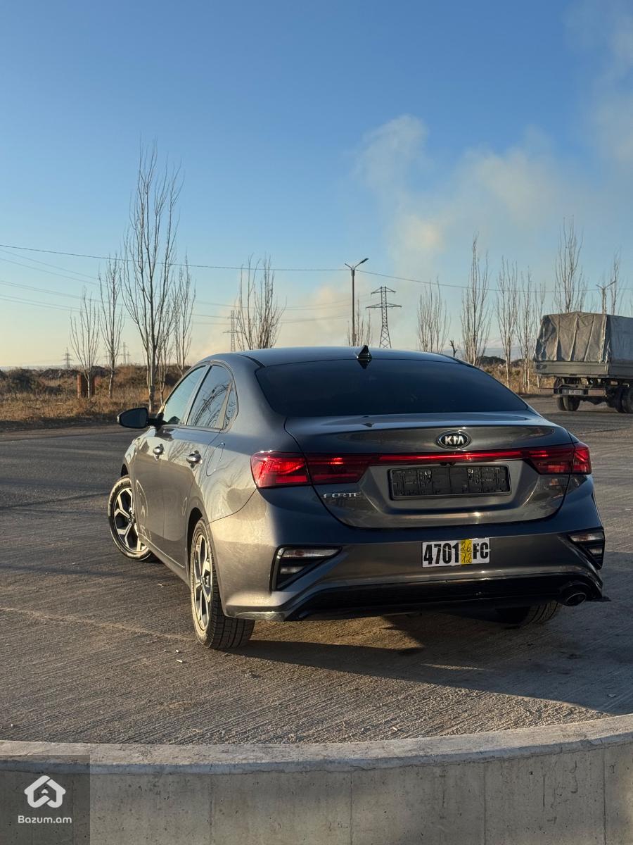 Kia Forte 2019 - image 8