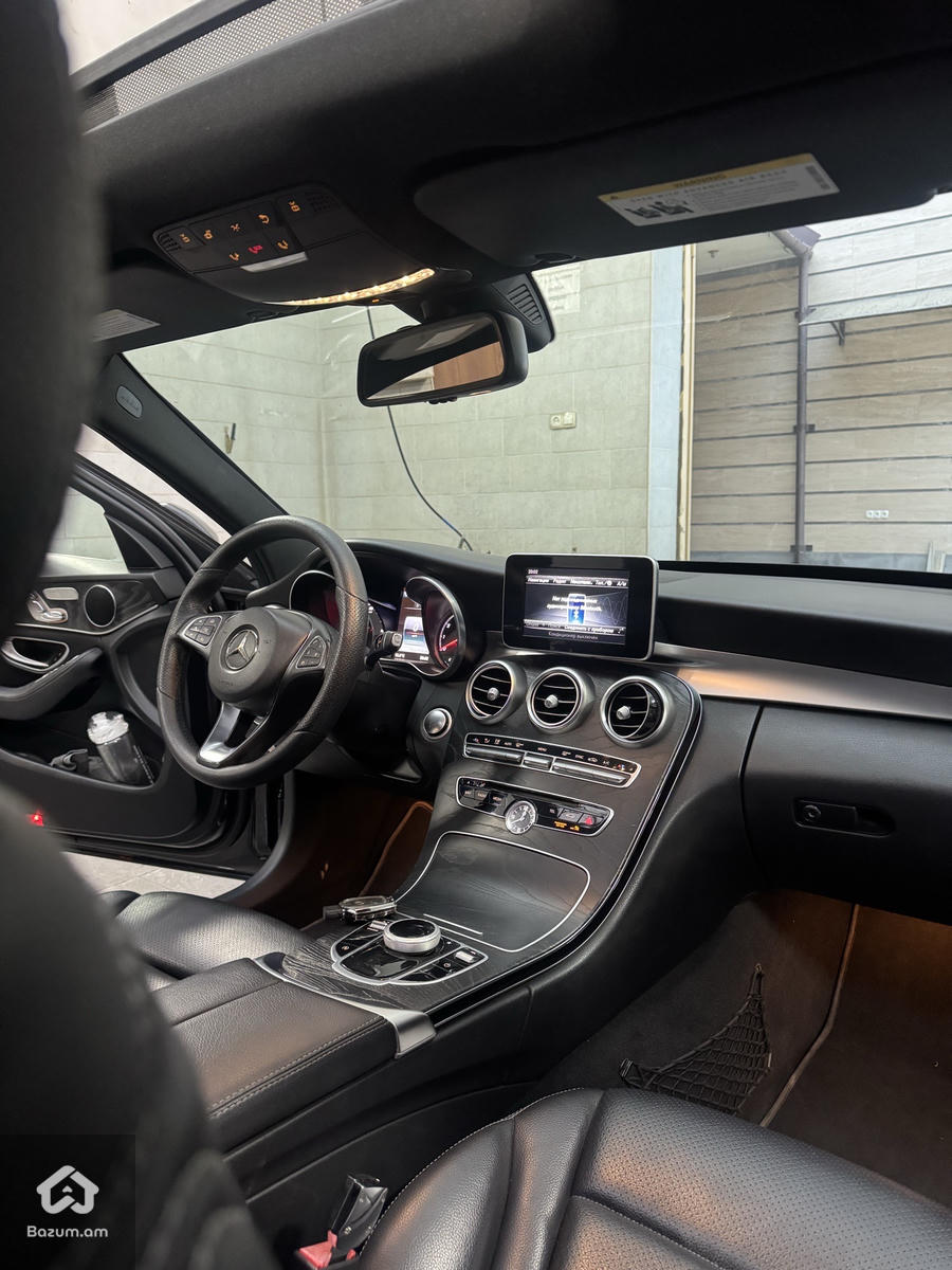 Mercedes Benz - image 9