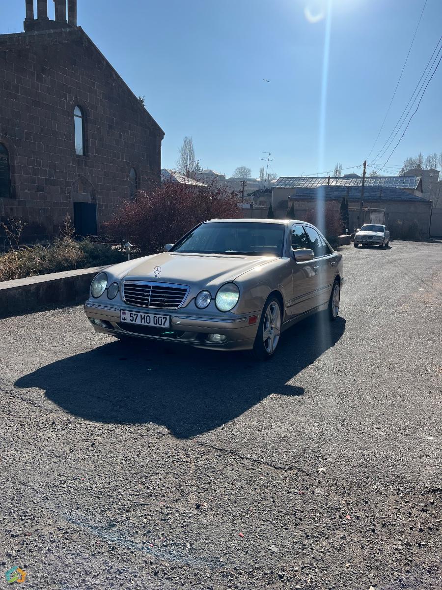 Mercedes-Benz E-class - image 1