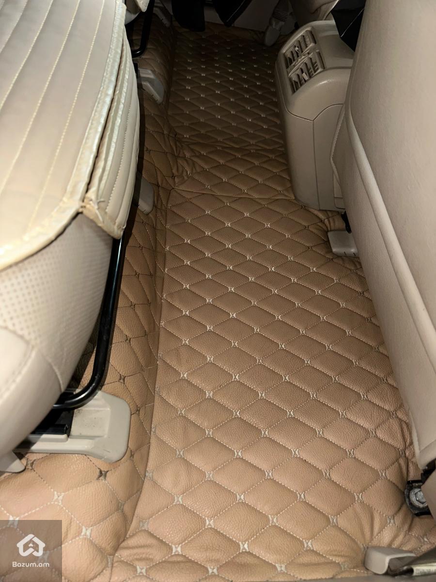 Lexus RX350 - image 9