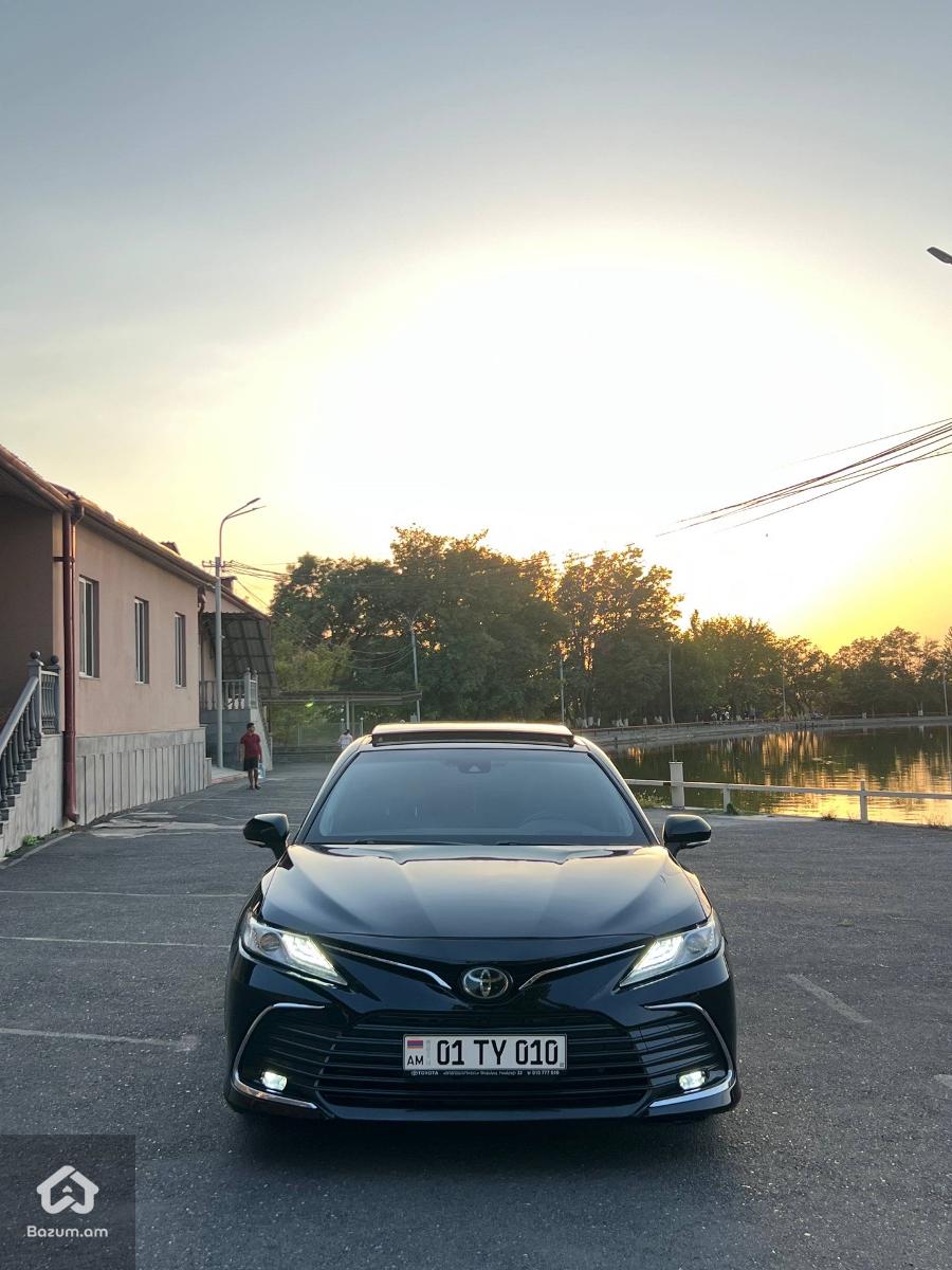 Toyota Camry  - image 6