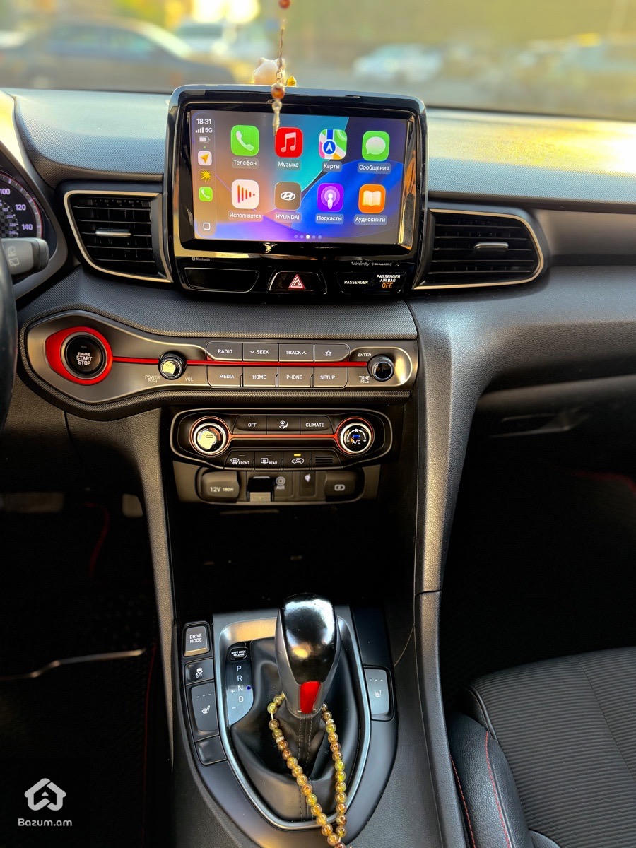 Hyundai Veloster  - image 9