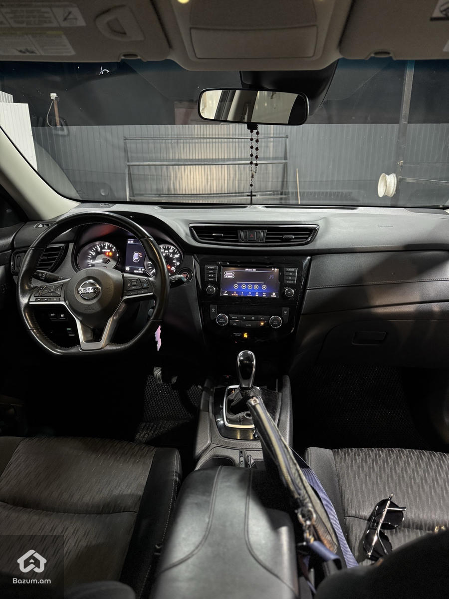 Nissan Rogue - image 11