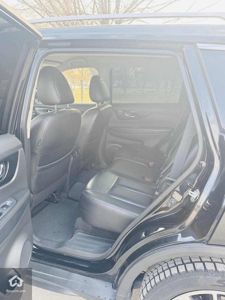Nissan Rogue - image 6