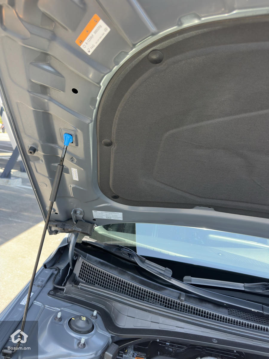 Elantra - image 29