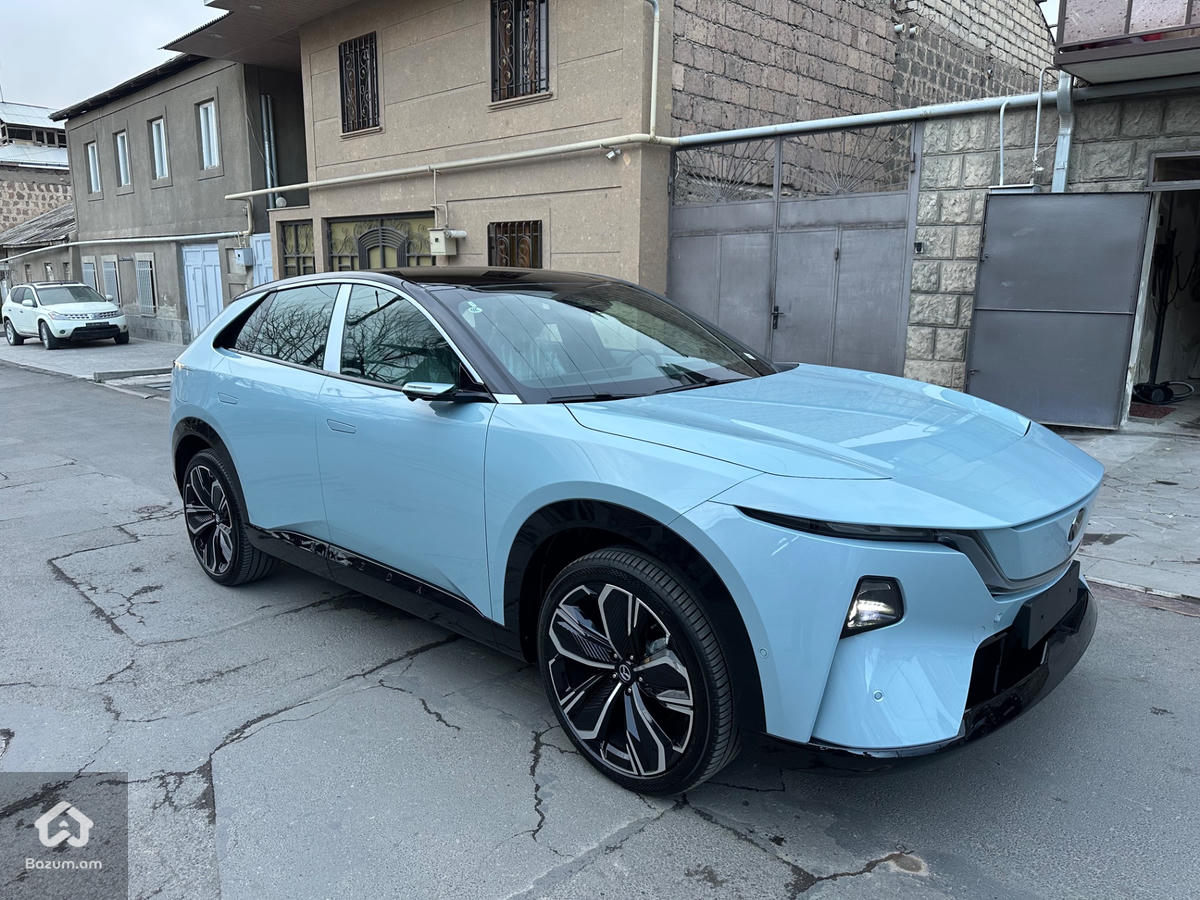 MAZDA EZ-60 - image 3