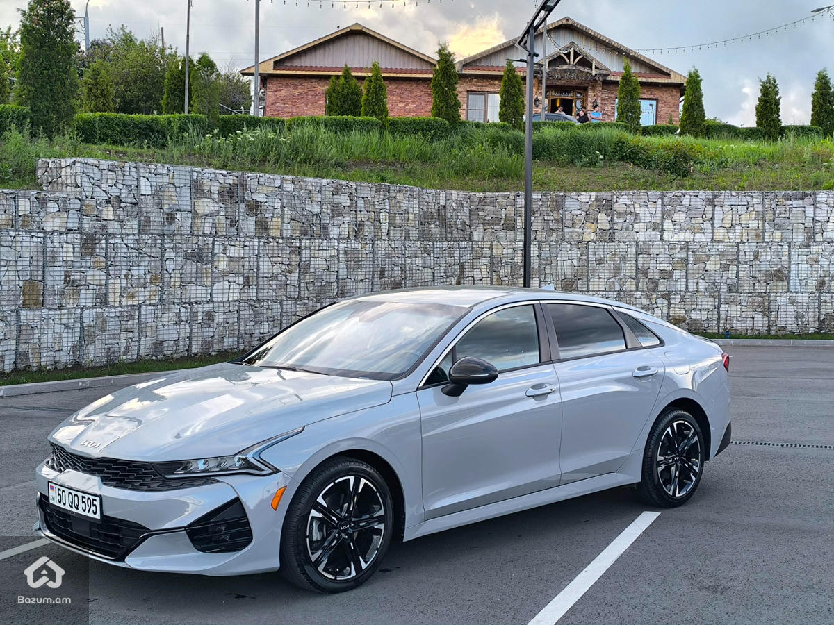 Kia K5 - image 2