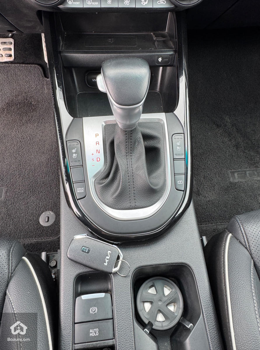 Kia Forte GT LINE Premium - image 10