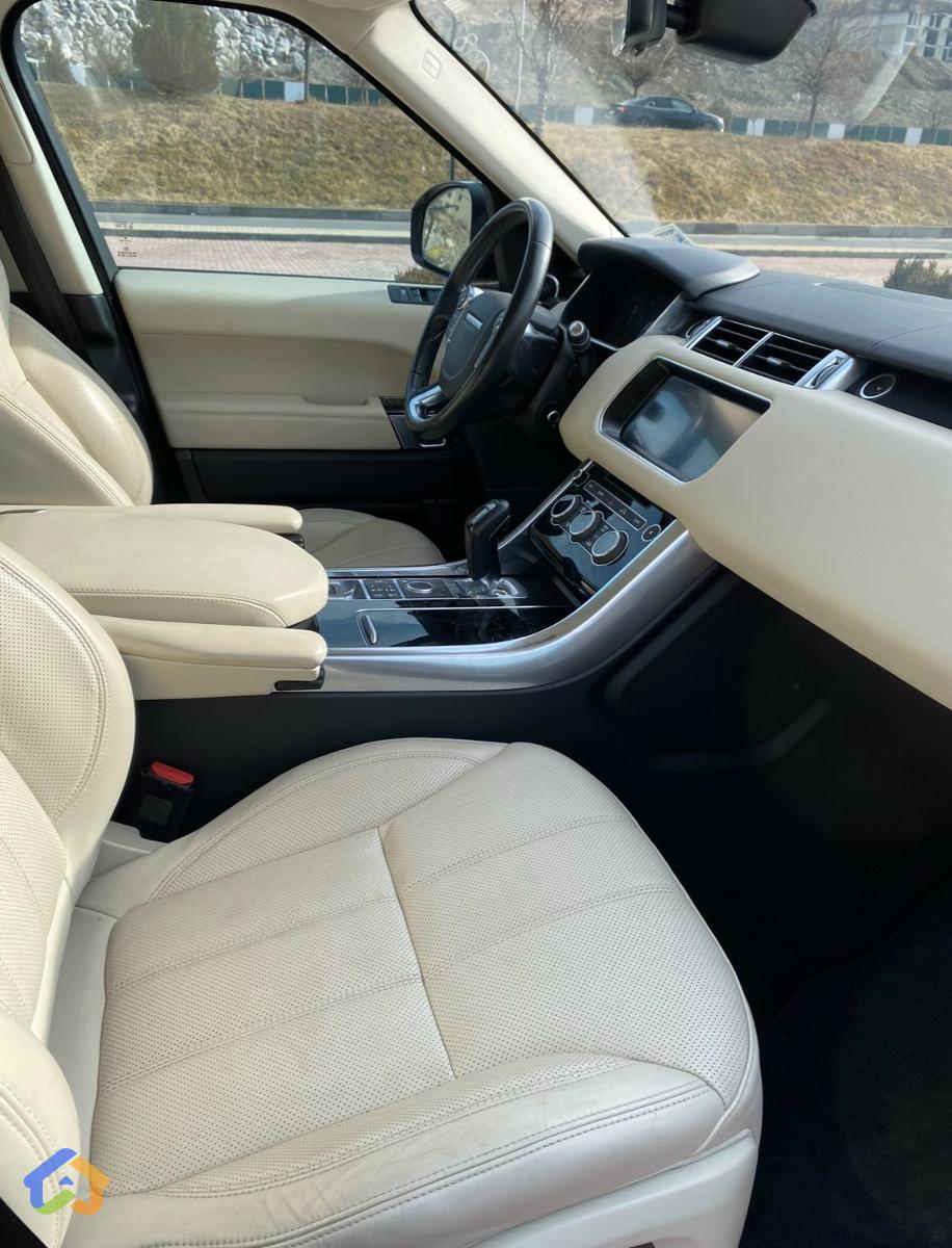 2017 Range Rover Sport - image 6