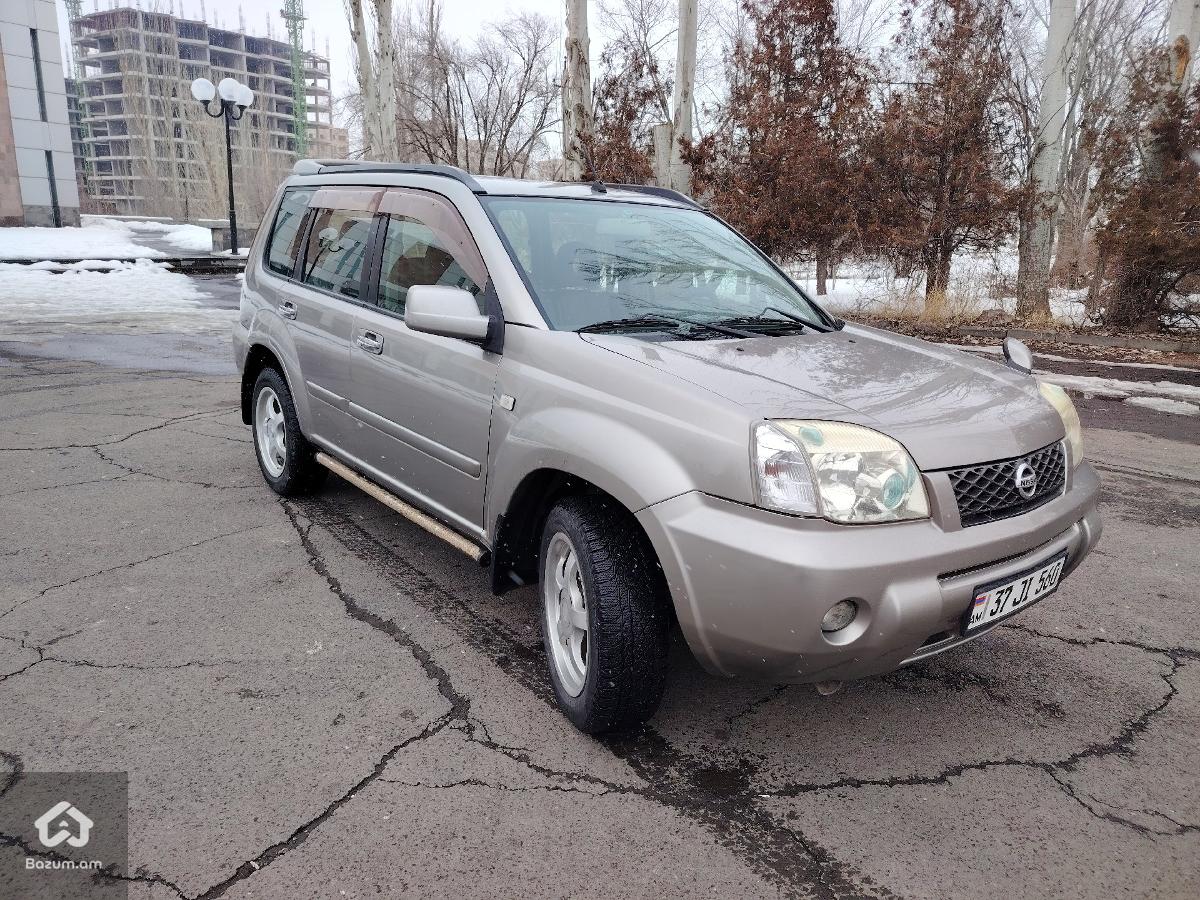 2007 Nissan Xtrail - image 2
