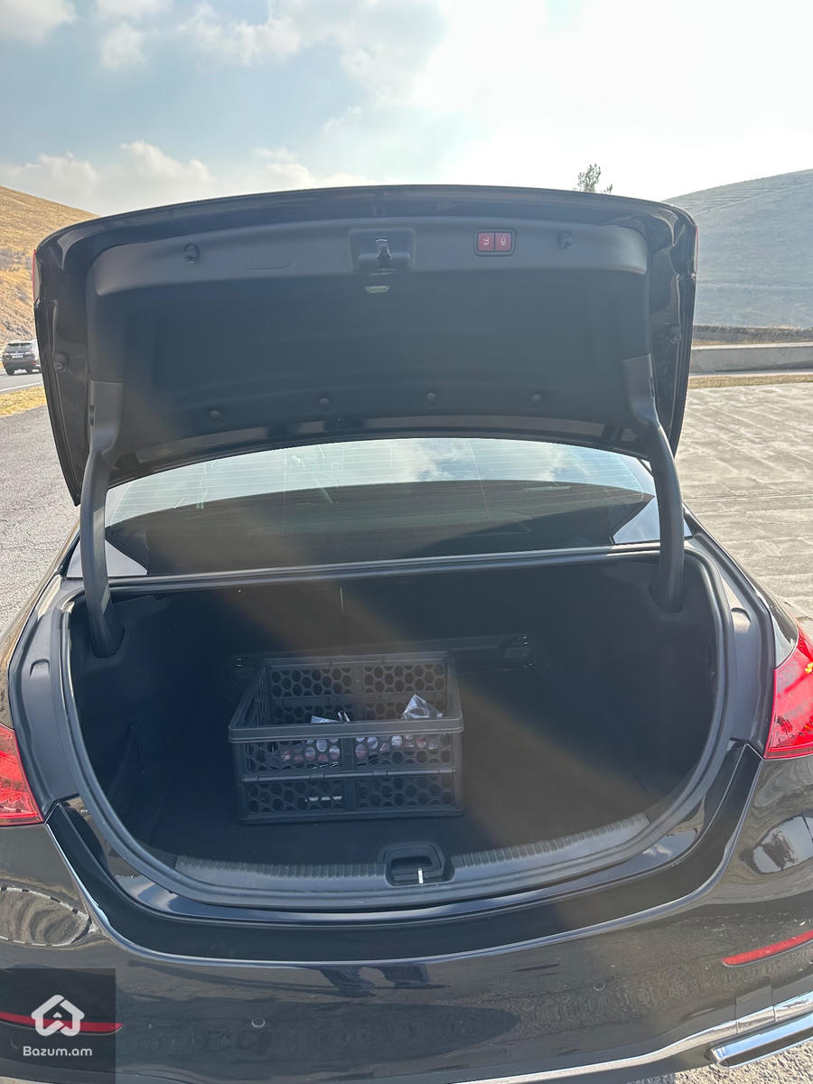 Mercedes  - image 13