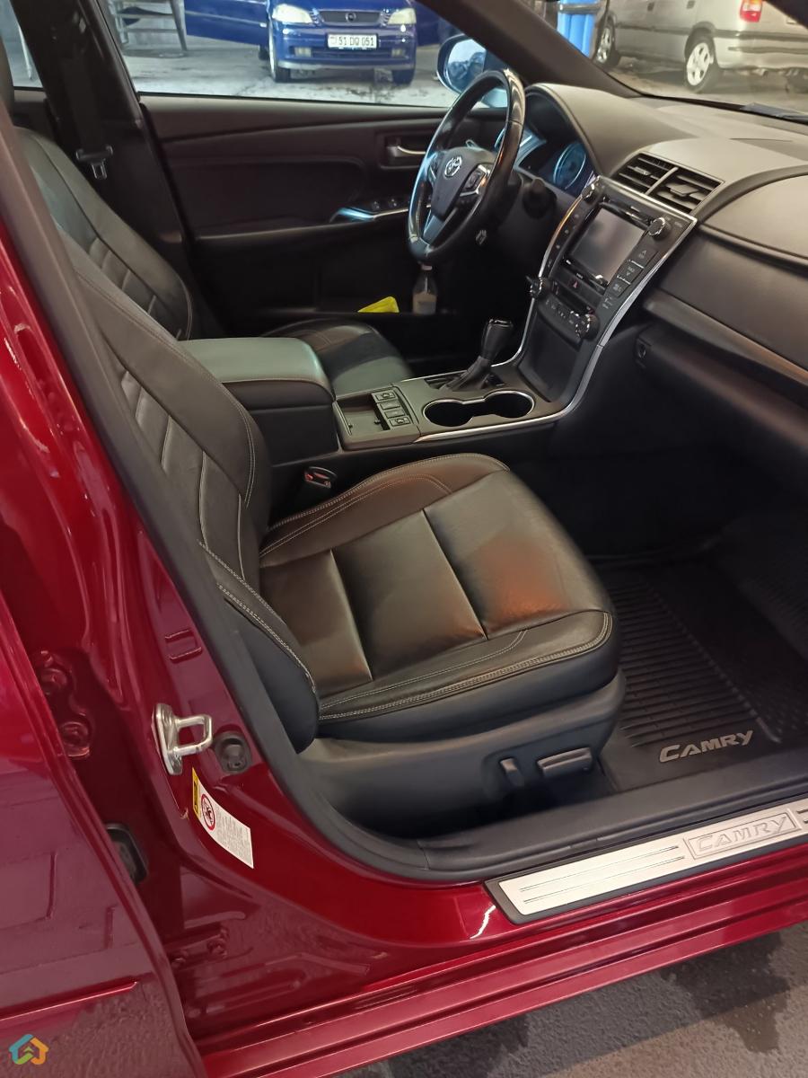 Toyota Camry hybrid  - image 14