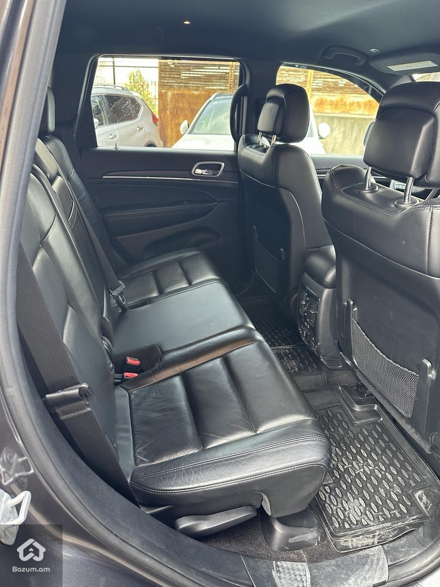 Jeep Grand Cherokee Limited - image 15