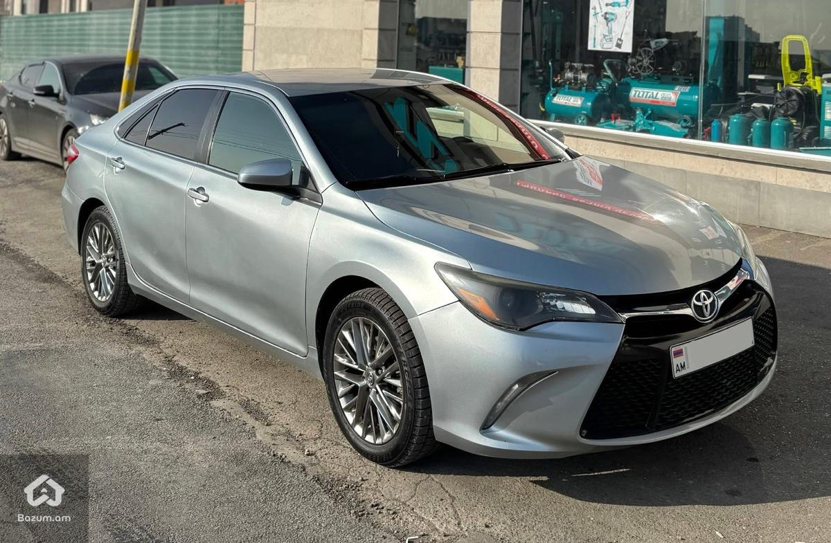 Toyota Camry 2016/17 SE - image 2